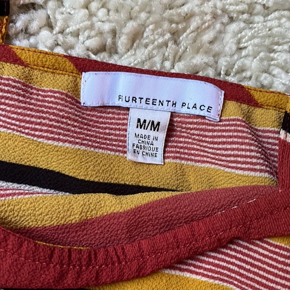 Cold Shoulder Striped Top Sz M - Picture 8 of 9